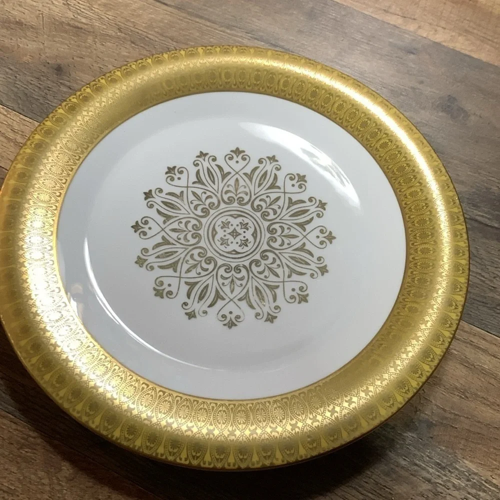 White & Gold Vintage 1960s Ceramic Round Platter Serving Plate Fine Dining